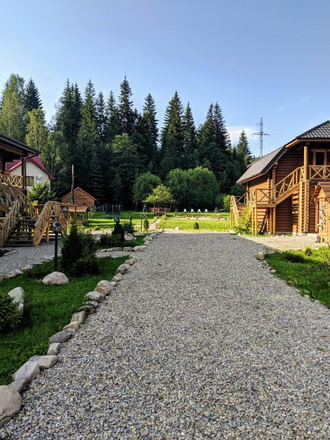 Asher Tatariv Exteriör bild