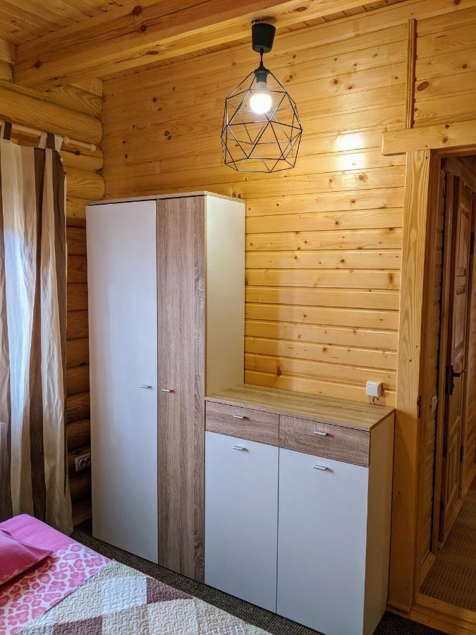 Asher Tatariv Exteriör bild